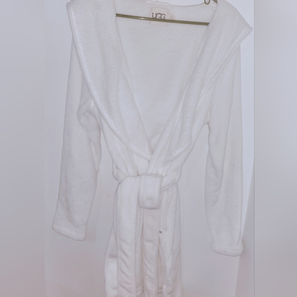 UGG Cream Plush Robe - Picture 2 of 7